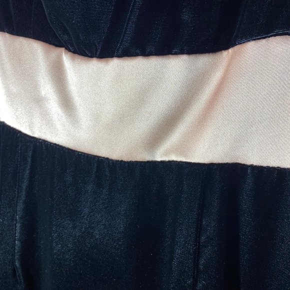 Jim Hjelm Occasions - Dress - Picture 5 of 6